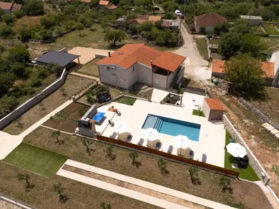 Bazen u objektu Villa Roški Slap ili u blizini
