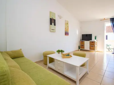 TV i/ili zabavni centar u objektu Apartment Lastavica-1 by Interhome
