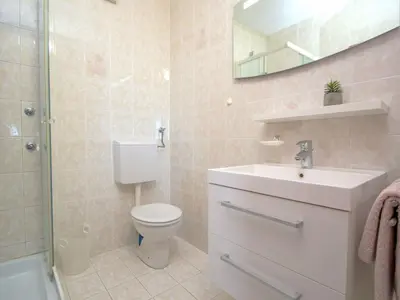 Kupaonica u objektu Apartment Aquanur-3 by Interhome