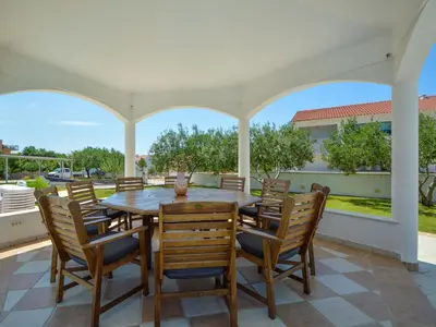 Popločani dio dvorišta ili vanjski dio objekta Apartment Aquanur-3 by Interhome