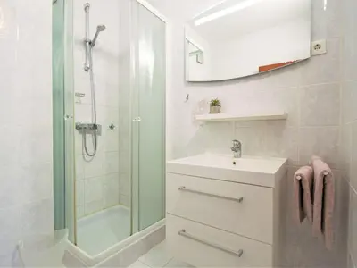 Kupaonica u objektu Apartment Aquanur-4 by Interhome