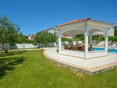 Bazen u objektu Apartment Aquanur-4 by Interhome ili u blizini