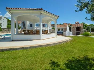 Zgrada u kojoj se nalazi apartman