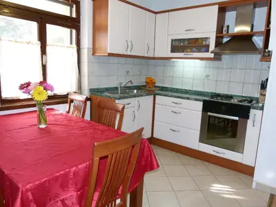 Kuhinja ili čajna kuhinja u objektu Apartment Ante-1 by Interhome