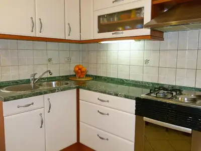 Kuhinja ili čajna kuhinja u objektu Apartment Ante-1 by Interhome