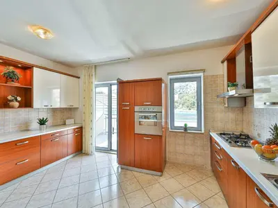 Kuhinja ili čajna kuhinja u objektu Holiday Home Villa Antonija by Interhome