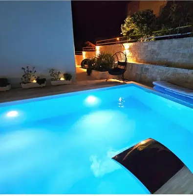 Bazen u objektu Apartmani Datea ili u blizini