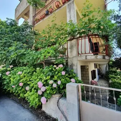 Apartment in Brodarica with balcony