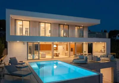 Bazen u objektu Amazing Seafront Croatian Villa 5 Bedrooms Villa Primosten Pearl ili u blizini