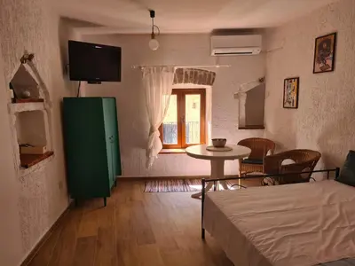 TV i/ili zabavni centar u objektu Studio apartman Lidija Šibenik