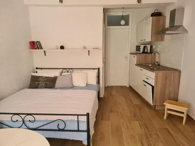 Kuhinja ili čajna kuhinja u objektu Studio apartman Lidija Šibenik