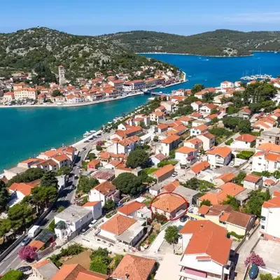 Apartments by the sea Tisno