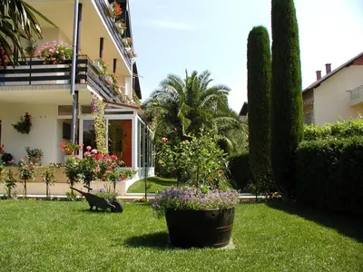 Vrt u objektu Rooms Vila Mautner