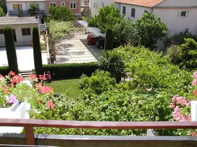 Vrt u objektu Rooms Vila Mautner