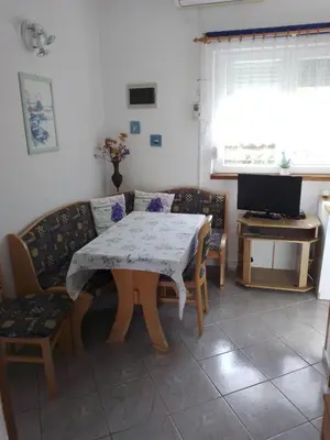 TV i/ili zabavni centar u objektu Bungalow Tribunj