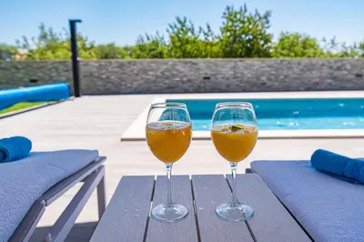 Bazen u objektu Rural Holiday Home Endi ili u blizini