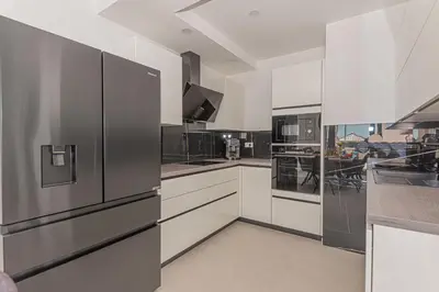 Kuhinja ili čajna kuhinja u objektu Villa Elegance Escape