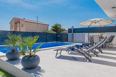 Bazen u objektu Villa Elegance Escape ili u blizini