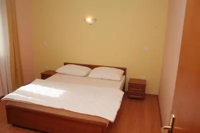 Krevet ili kreveti u jedinici u objektu Apartments by the sea Rogoznica - 3098