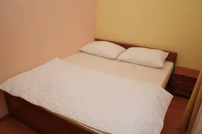 Krevet ili kreveti u jedinici u objektu Apartments by the sea Rogoznica - 3098