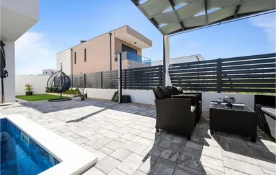 Bazen u objektu Awesome Home In Vodice ili u blizini