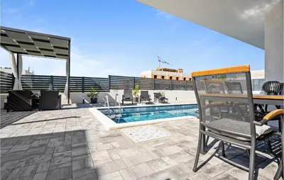 Bazen u objektu Awesome Home In Vodice ili u blizini