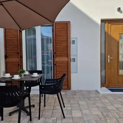 Apartments Miamare
