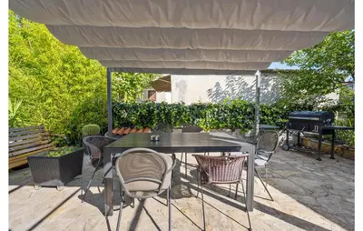 Vrt u objektu 2 Bedroom Nice Home In Brodarica