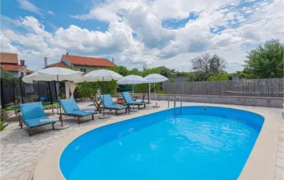 Bazen u objektu Holiday Home - Sibenik-Dubrava ili u blizini