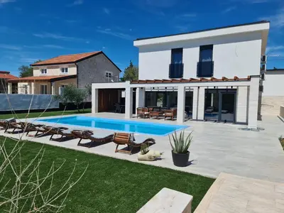 Bazen u objektu Villa Marko ili u blizini