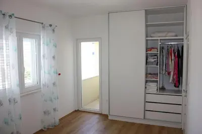 Tlocrt objekta House of 98 m² with three bedrooms, two bathrooms