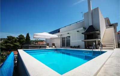 Bazen u objektu Villa Mondeo ili u blizini