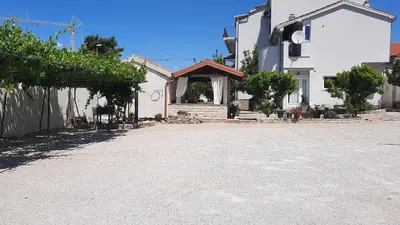 Zgrada u kojoj se nalazi privatni smještaj