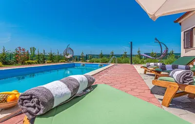 Bazen u objektu Villa Barbara ili u blizini