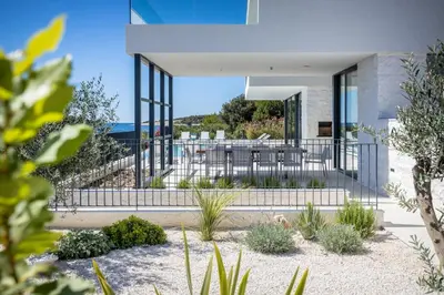Vrt u objektu Sensational Rogoznica Villa 5 Bedrooms Villa Miracle Balcony Overlooking Sea