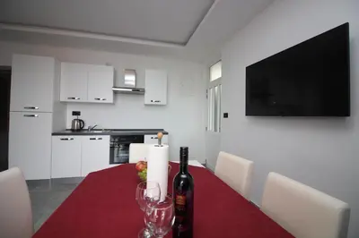 Kuhinja ili čajna kuhinja u objektu Apartments Toni