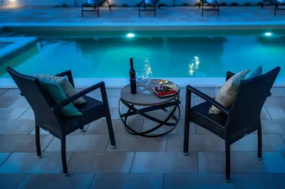 Bazen u objektu Apartments Vesna ili u blizini