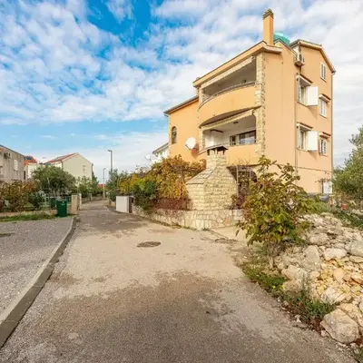 Apartments Roje