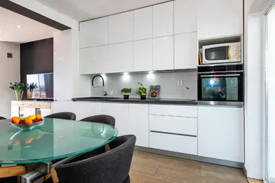 Kuhinja ili čajna kuhinja u objektu Pool apartman Maja