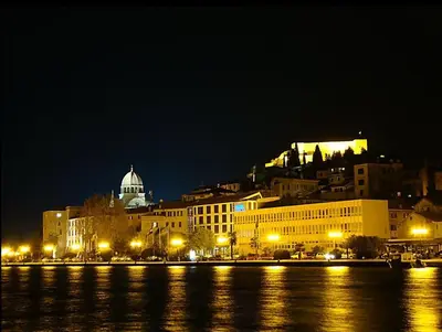 Pogled na grad 'Zaton' ili pogled na grad iz apartmana