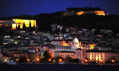 Pogled na grad 'Zaton' ili pogled na grad iz apartmana