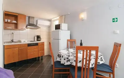 Kuhinja ili čajna kuhinja u objektu Holiday apartment in Razanj with terrace, air conditioning, WiFi, washing machine 4773-4