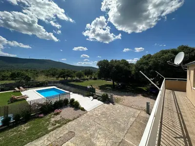 Bazen u objektu Apartments Brkić, Lozovac Krka NP with Pool ili u blizini