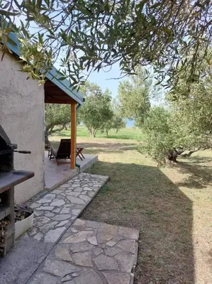 Vrt u objektu Robinson house Sea & olives