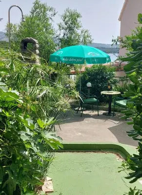 Vrt u objektu Holiday apartment in Zaboric with sea view, balcony, air conditioning, WiFi 5177-3