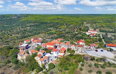 Ptičja perspektiva objekta 4 Bedroom Stunning Home In Skradin
