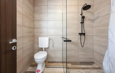 Kupaonica u objektu 4 Bedroom Stunning Home In Skradin
