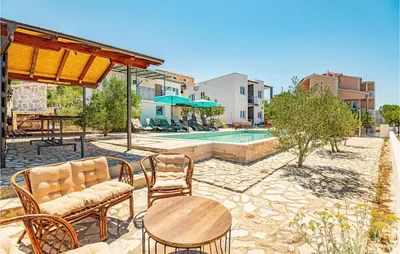 Bazen u objektu Holiday Home Zatoglav 1 ili u blizini