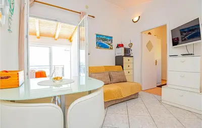 Kuhinja ili čajna kuhinja u objektu Holiday Home Zatoglav 1