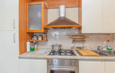 Kuhinja ili čajna kuhinja u objektu Holiday Home Razanj 3